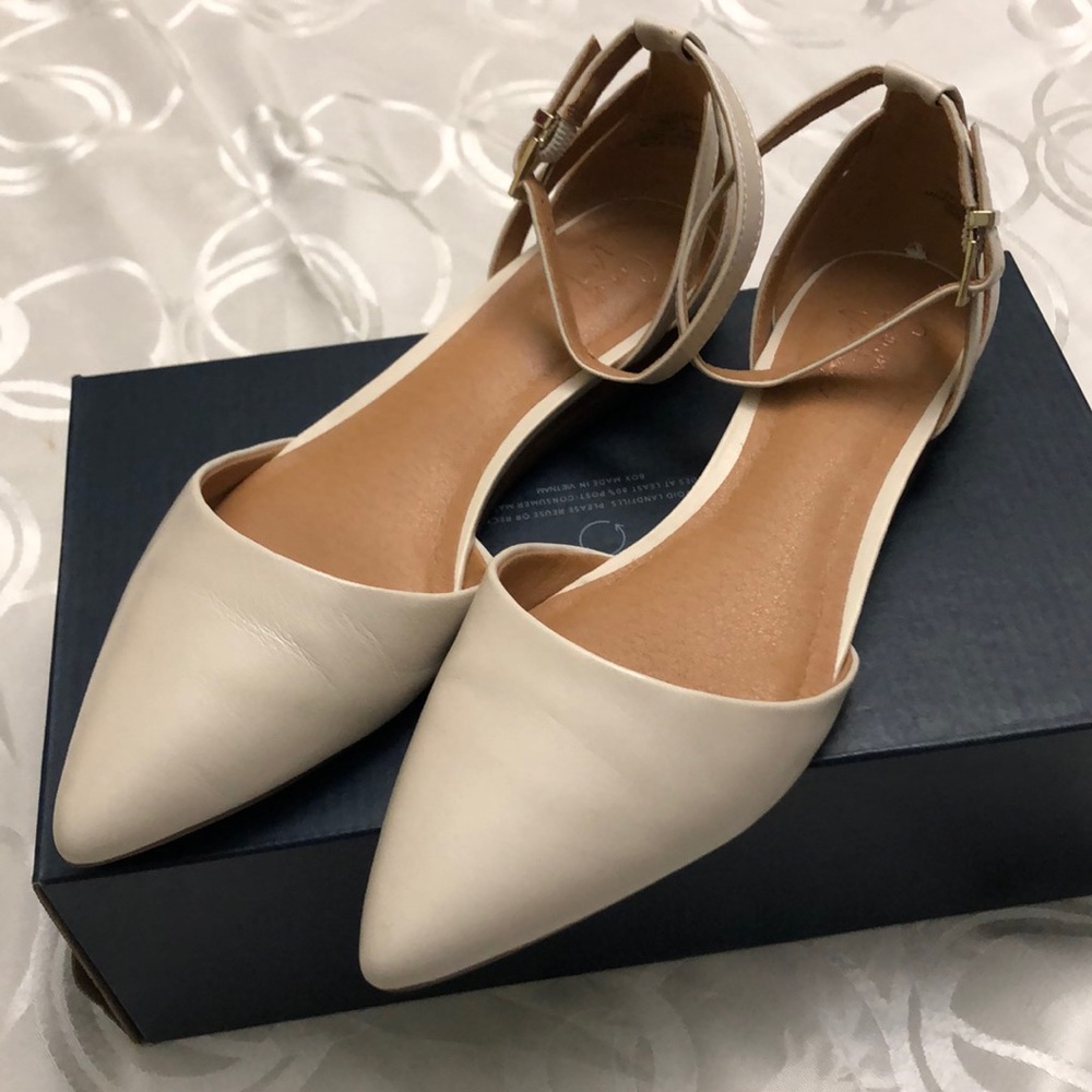 Crown Vintage Pointed Leather Flats Ankle Straps